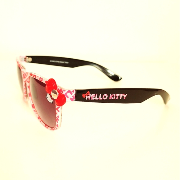 Hello Kitty Sunglasses - Picture 2 of 4
